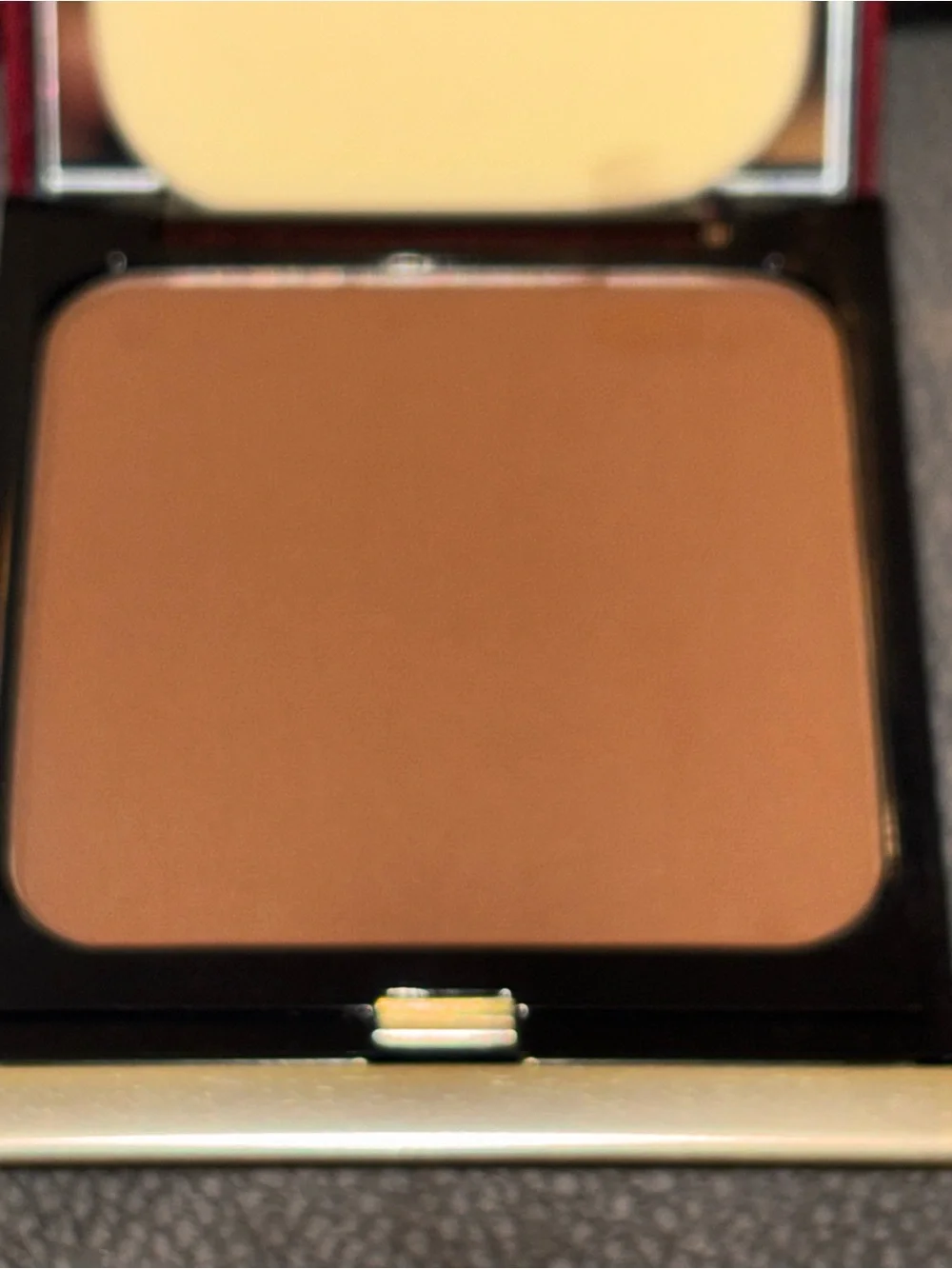 Kevyn Aucoin Sensual Skin Powder Foundation - Deep. PF 12